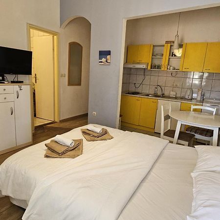 Studio Apartment Kiki For 2, Near Old Town & Beach, Free Wifi Zadar Exterior foto