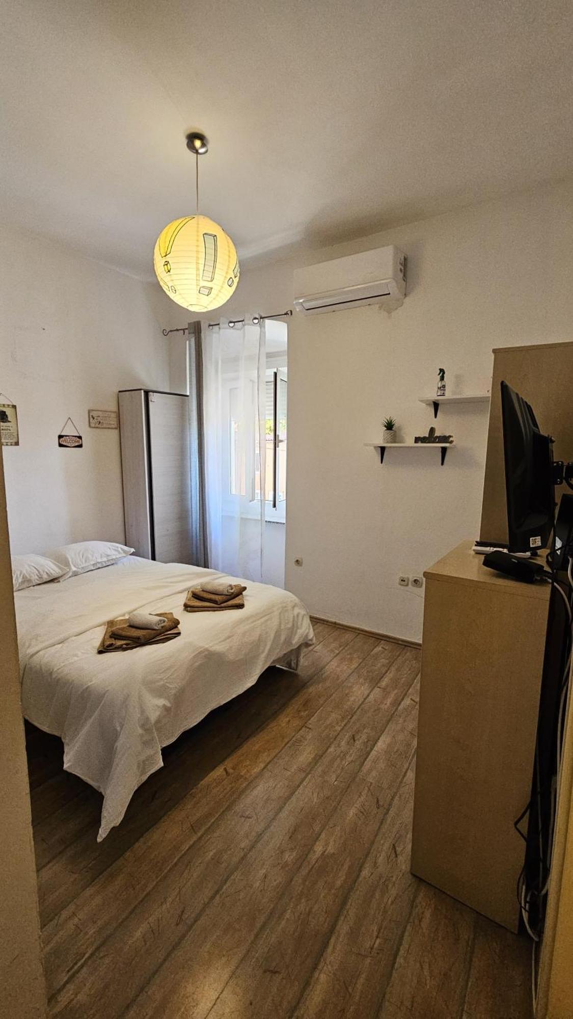 Studio Apartment Kiki For 2, Near Old Town & Beach, Free Wifi Zadar Exterior foto